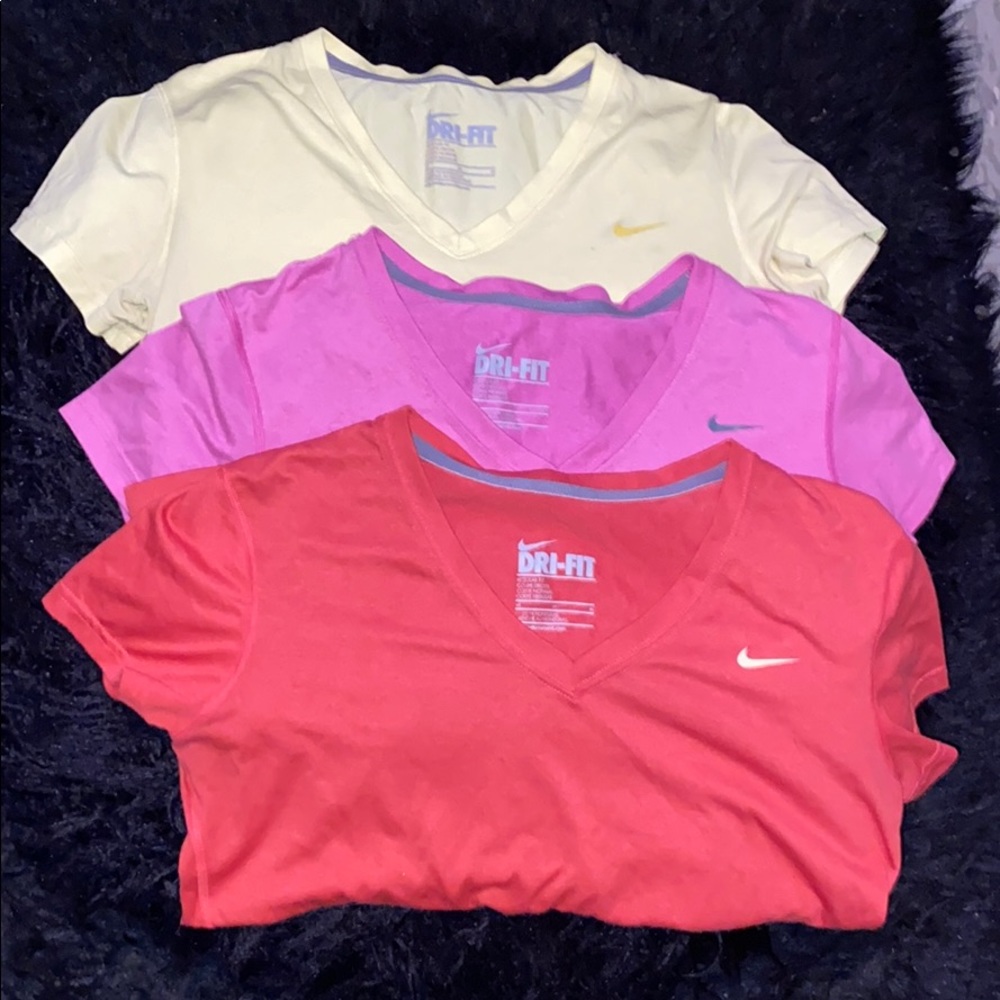 3 Nike Short Sleeve Tops